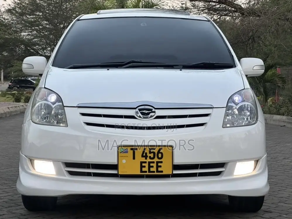 Toyota Corolla Spacio 2004 White
