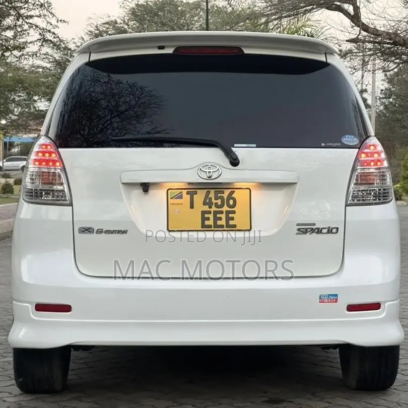 Toyota Corolla Spacio 2004 White
