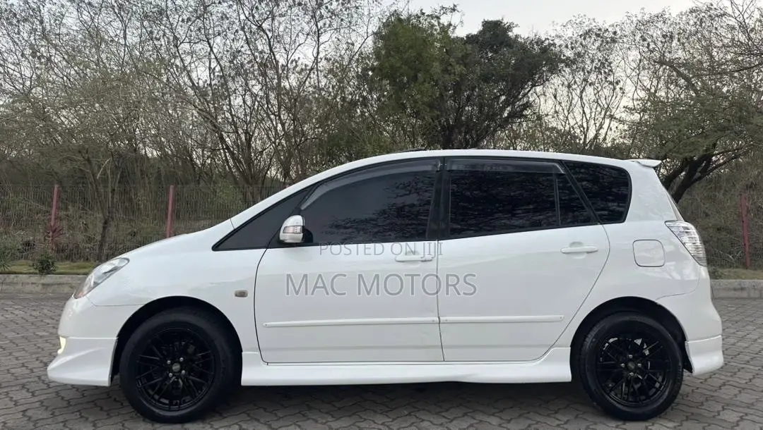 Toyota Corolla Spacio 2004 White