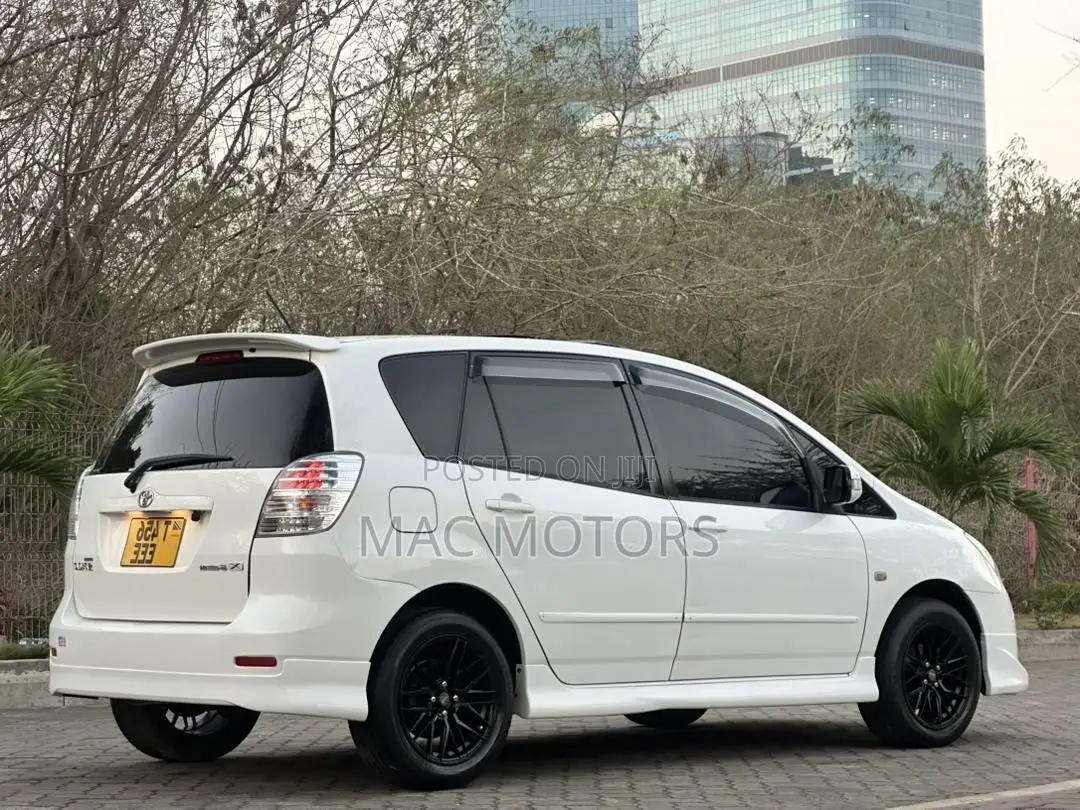 Toyota Corolla Spacio 2004 White