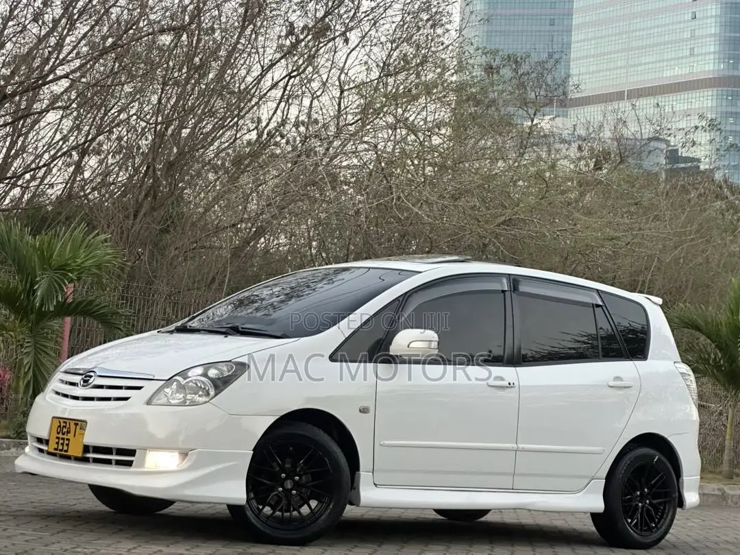 Toyota Corolla Spacio 2004 White