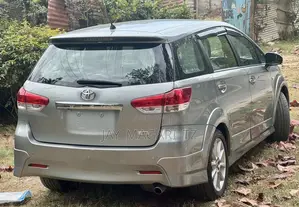 Toyota Wish 2011 Silver