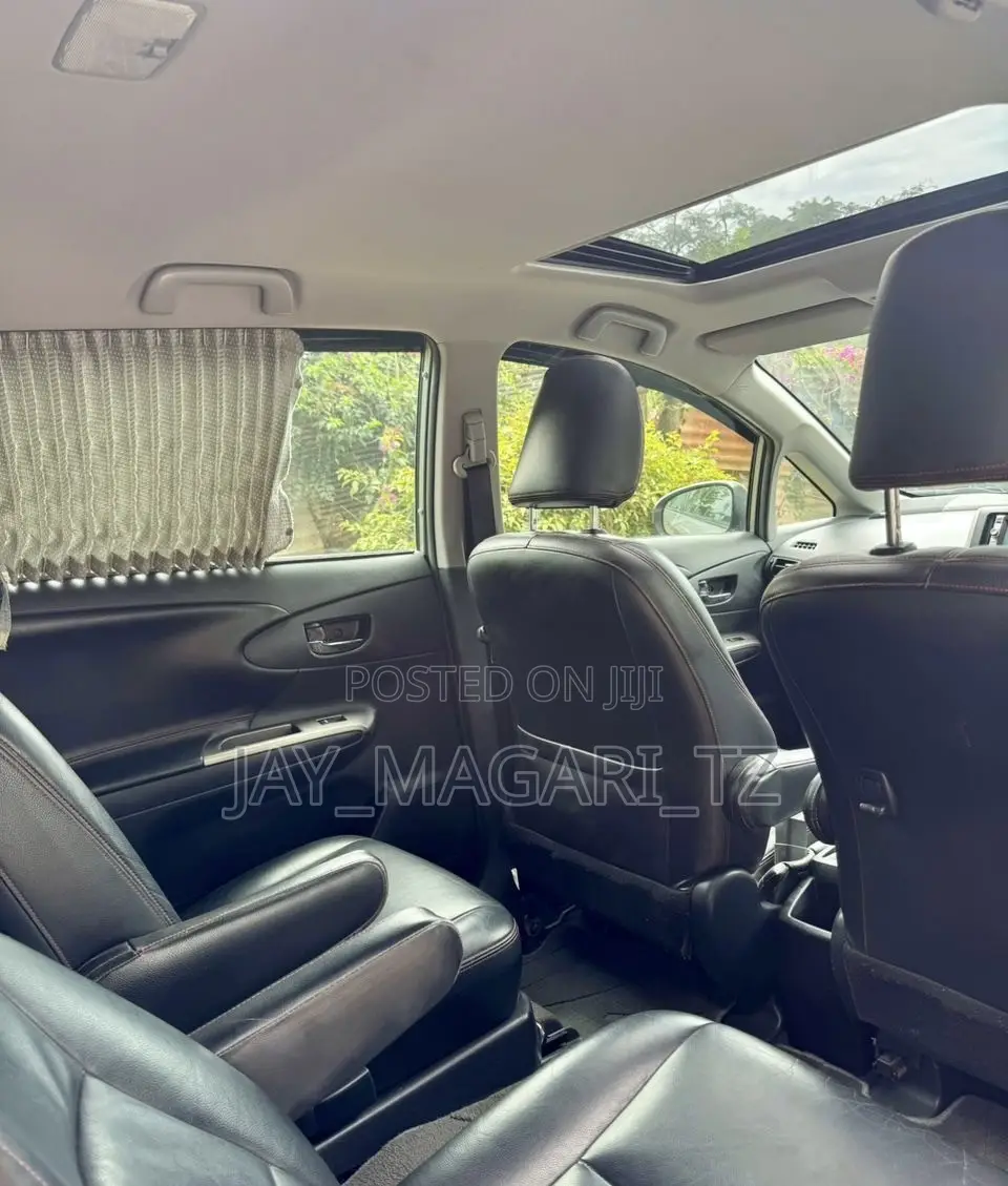 Toyota Wish 2011 Silver