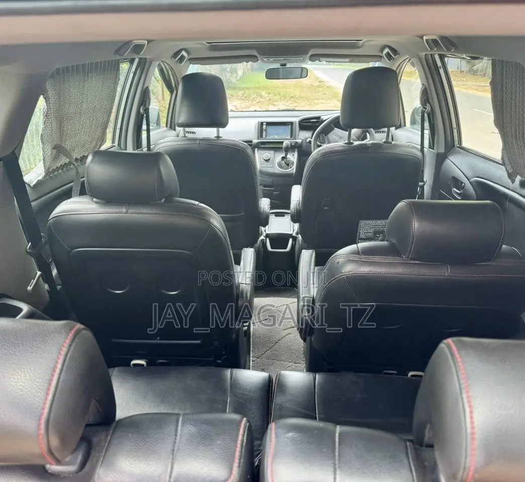Toyota Wish 2011 Silver