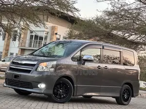 Toyota Noah 2008 Gray