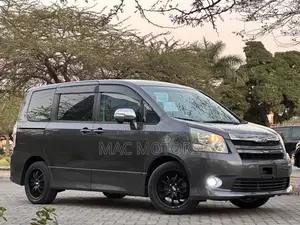 Toyota Noah 2008 Gray
