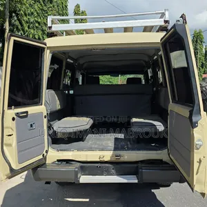 Toyota Land Cruiser 2010 Beige