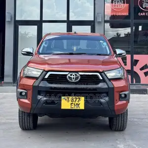 Toyota Hilux 2015 Orange