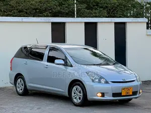 Toyota Wish 2005 Silver