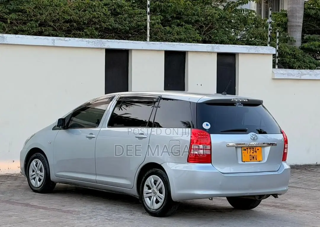Toyota Wish 2005 Silver