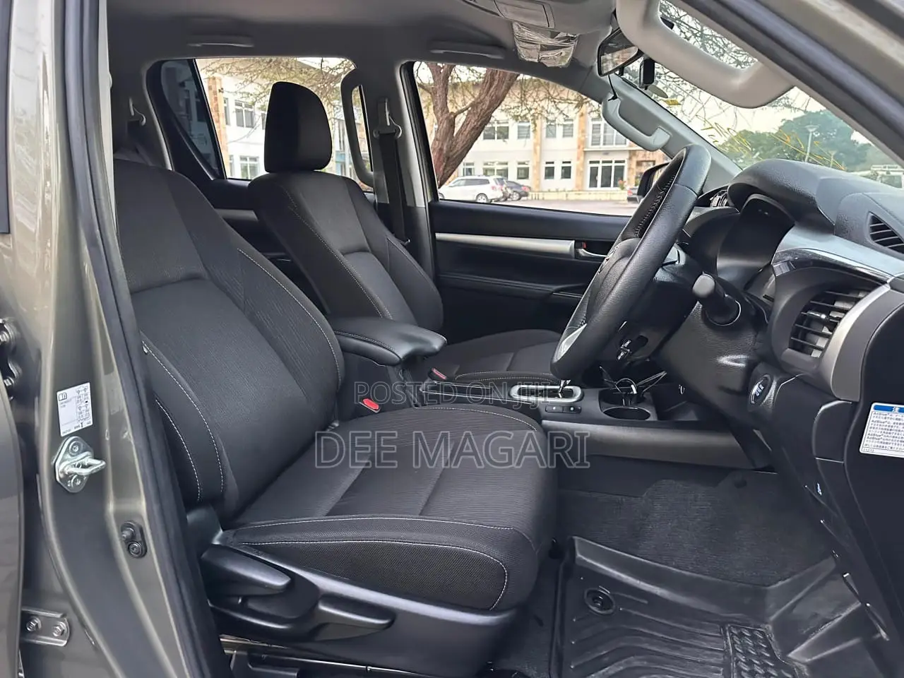 Toyota Hilux 2023 Green