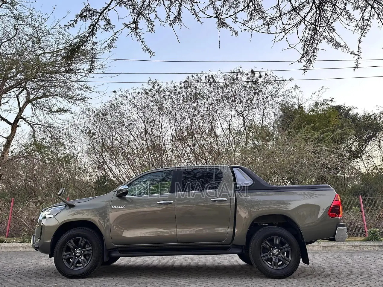 Toyota Hilux 2023 Green