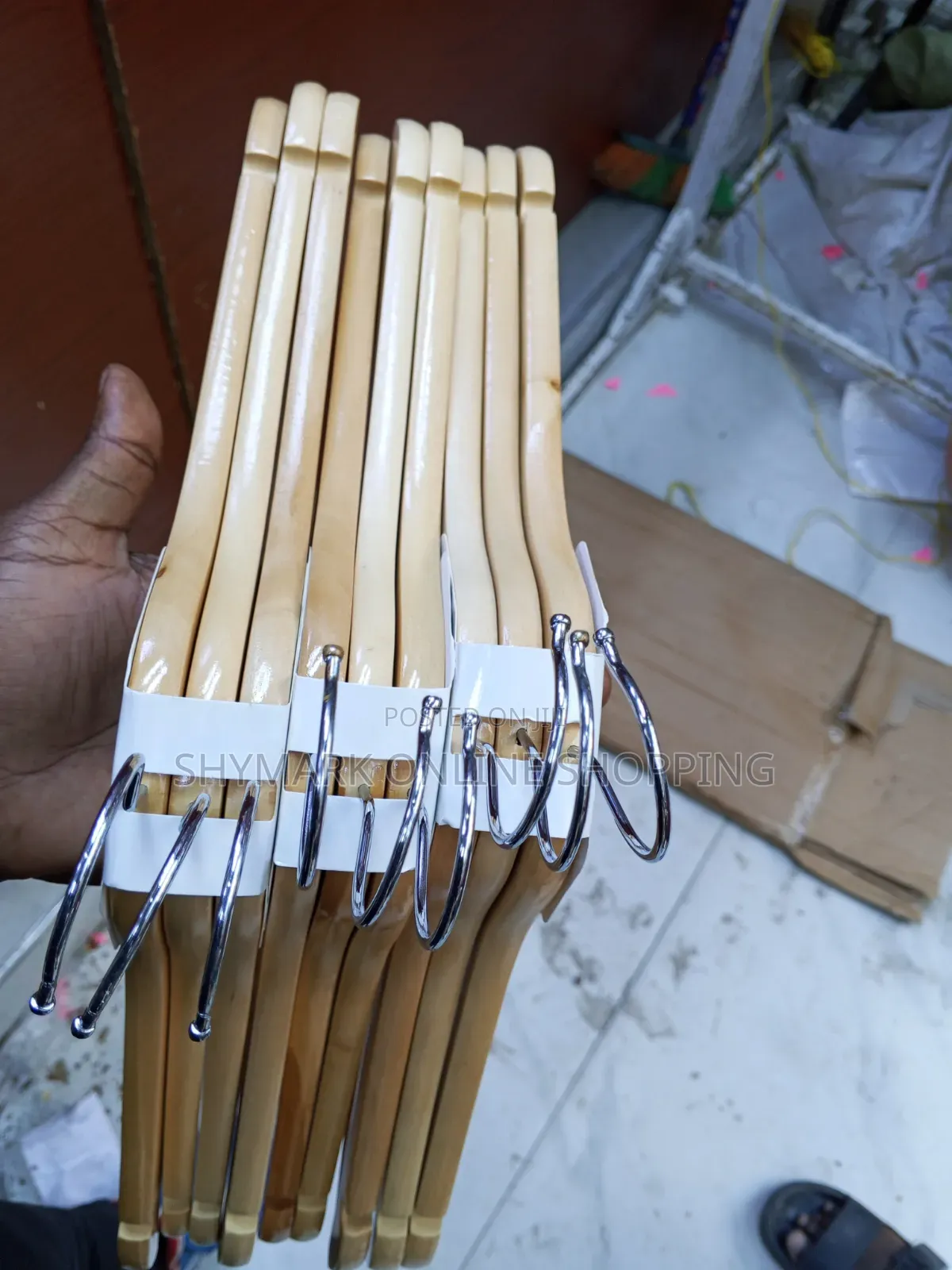 Hanger Za Mbao Kwa Ajiri Nguo 12 PC