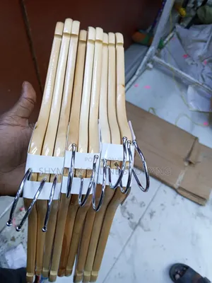 Hanger Za Mbao Kwa Ajiri Nguo 12 PC
