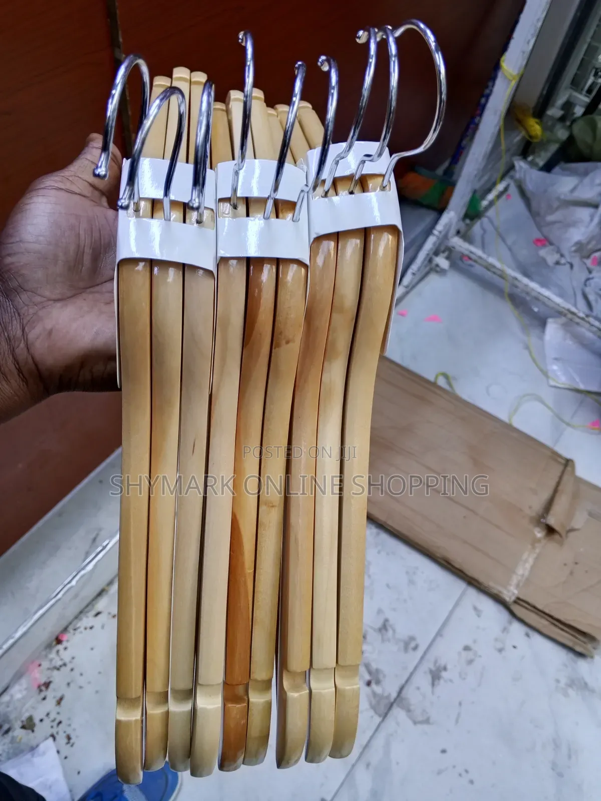 Hanger Za Mbao Kwa Ajiri Nguo 12 PC