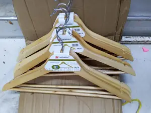 Hanger Za Mbao Kwa Ajiri Nguo 12 PC