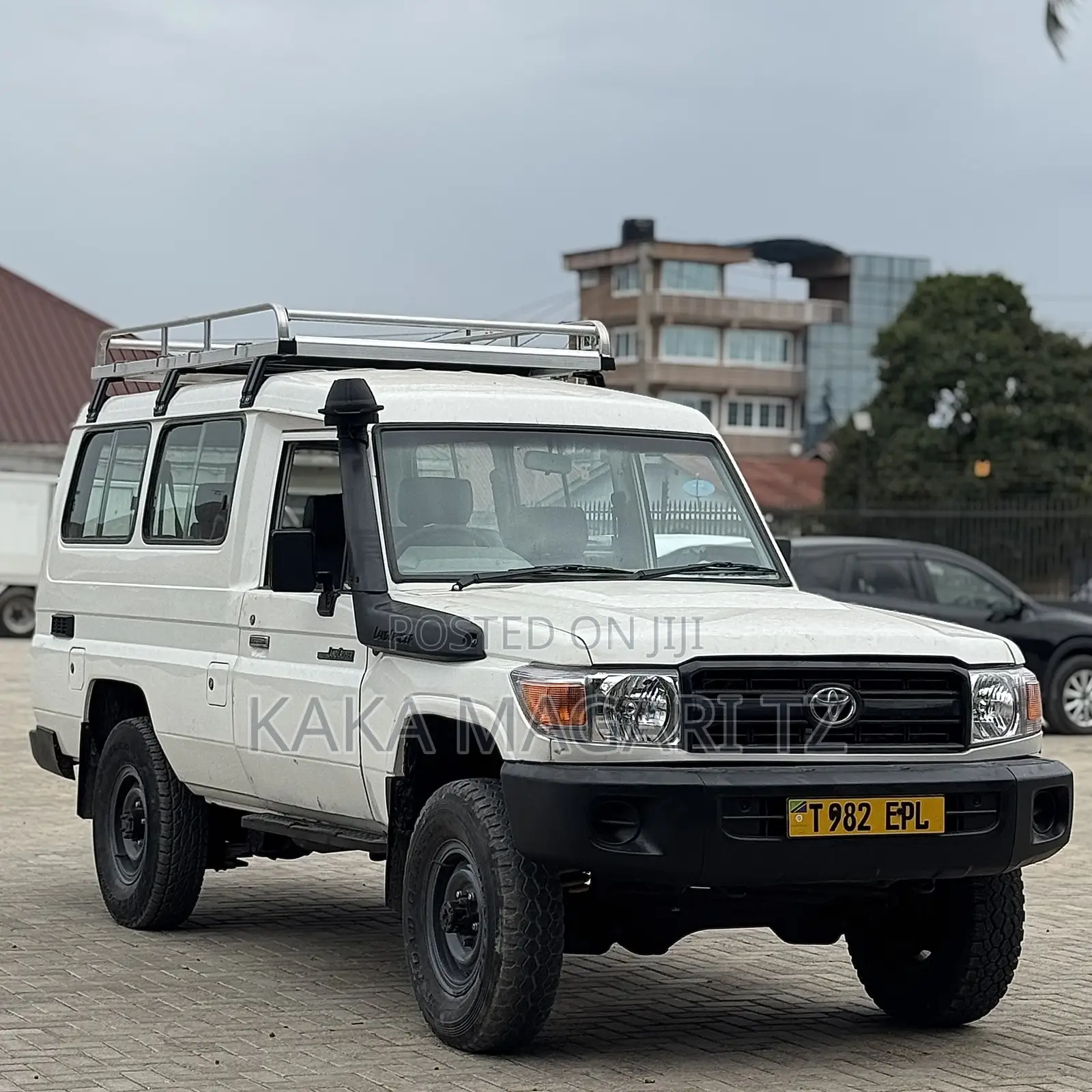 Toyota Land Cruiser 2007 White