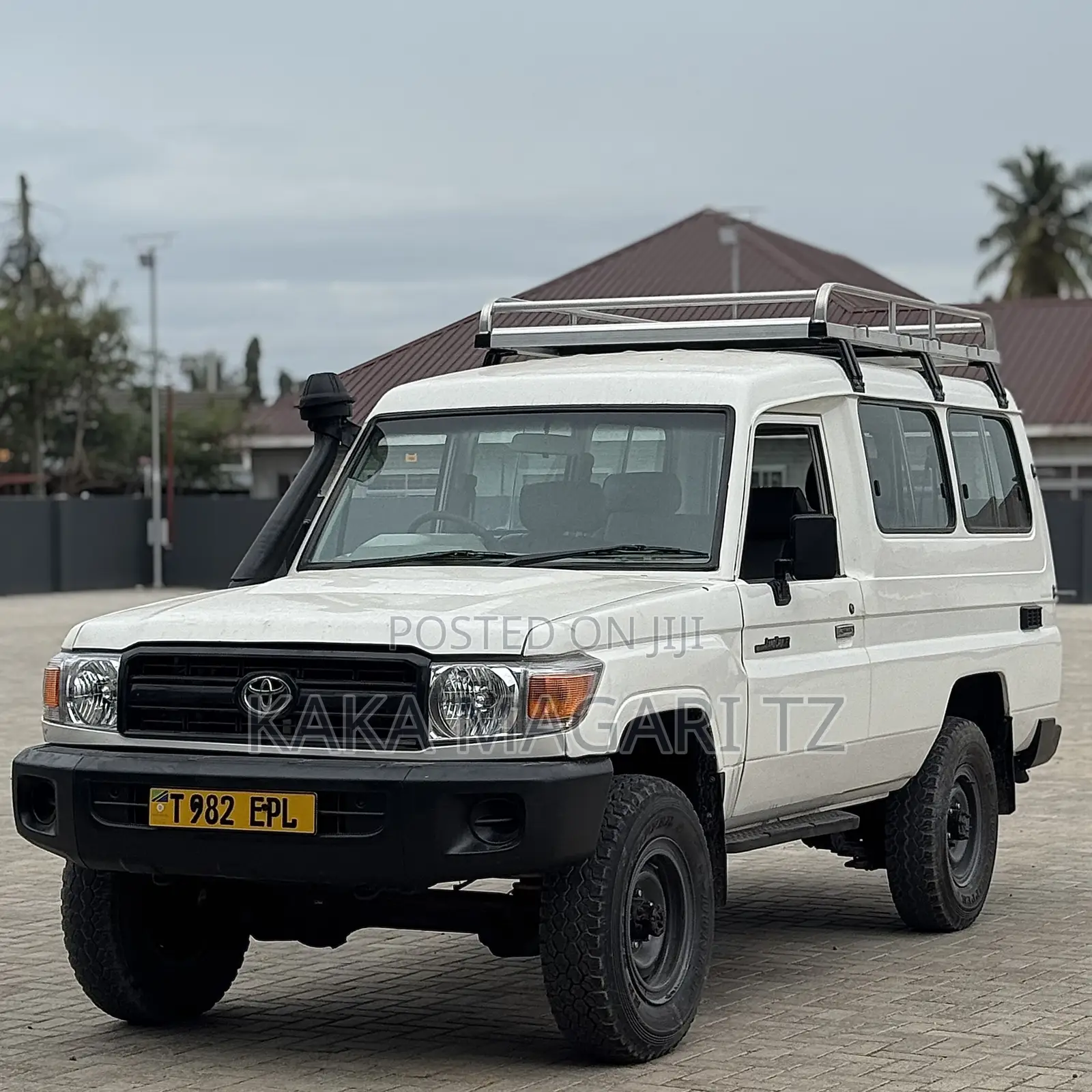 Toyota Land Cruiser 2007 White