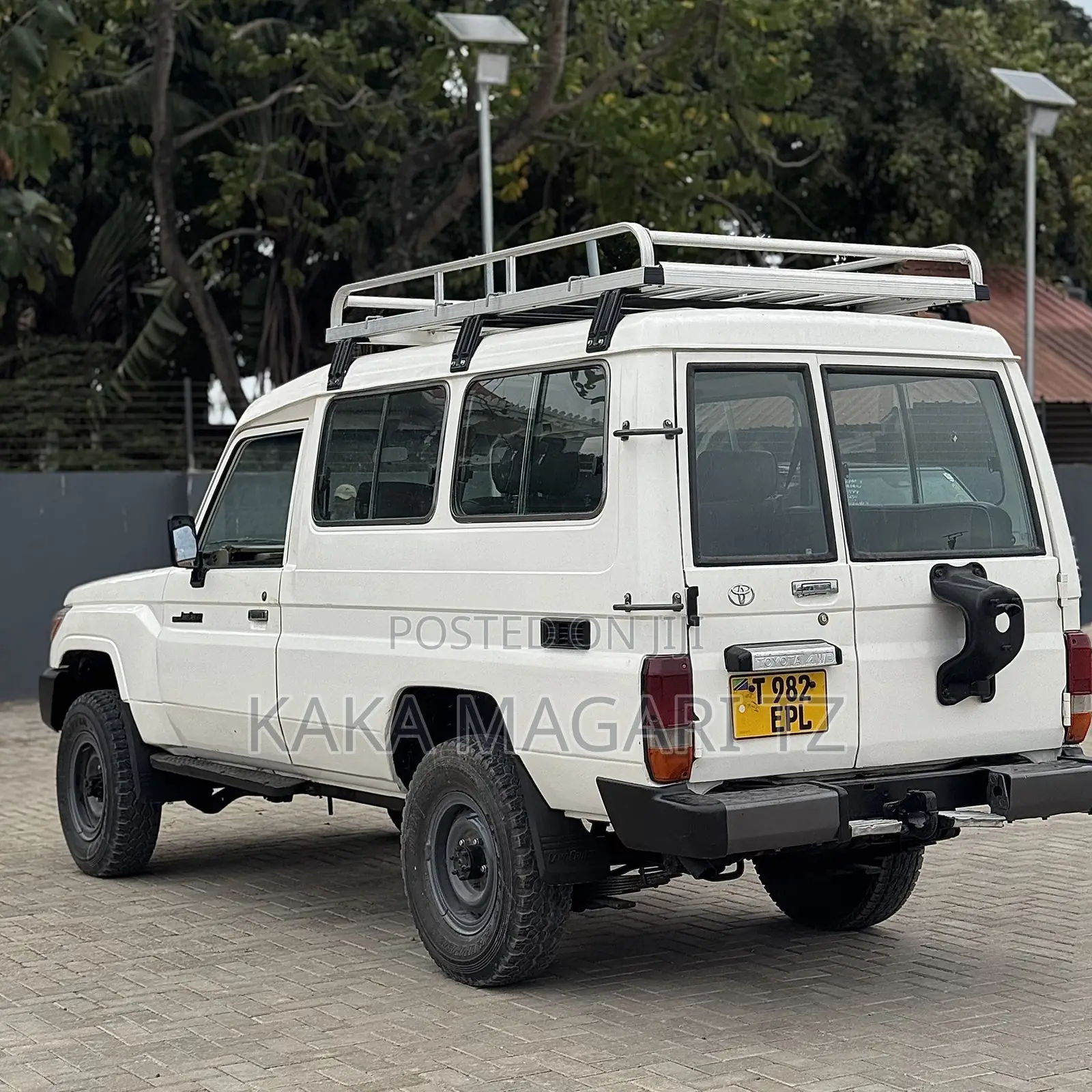 Toyota Land Cruiser 2007 White