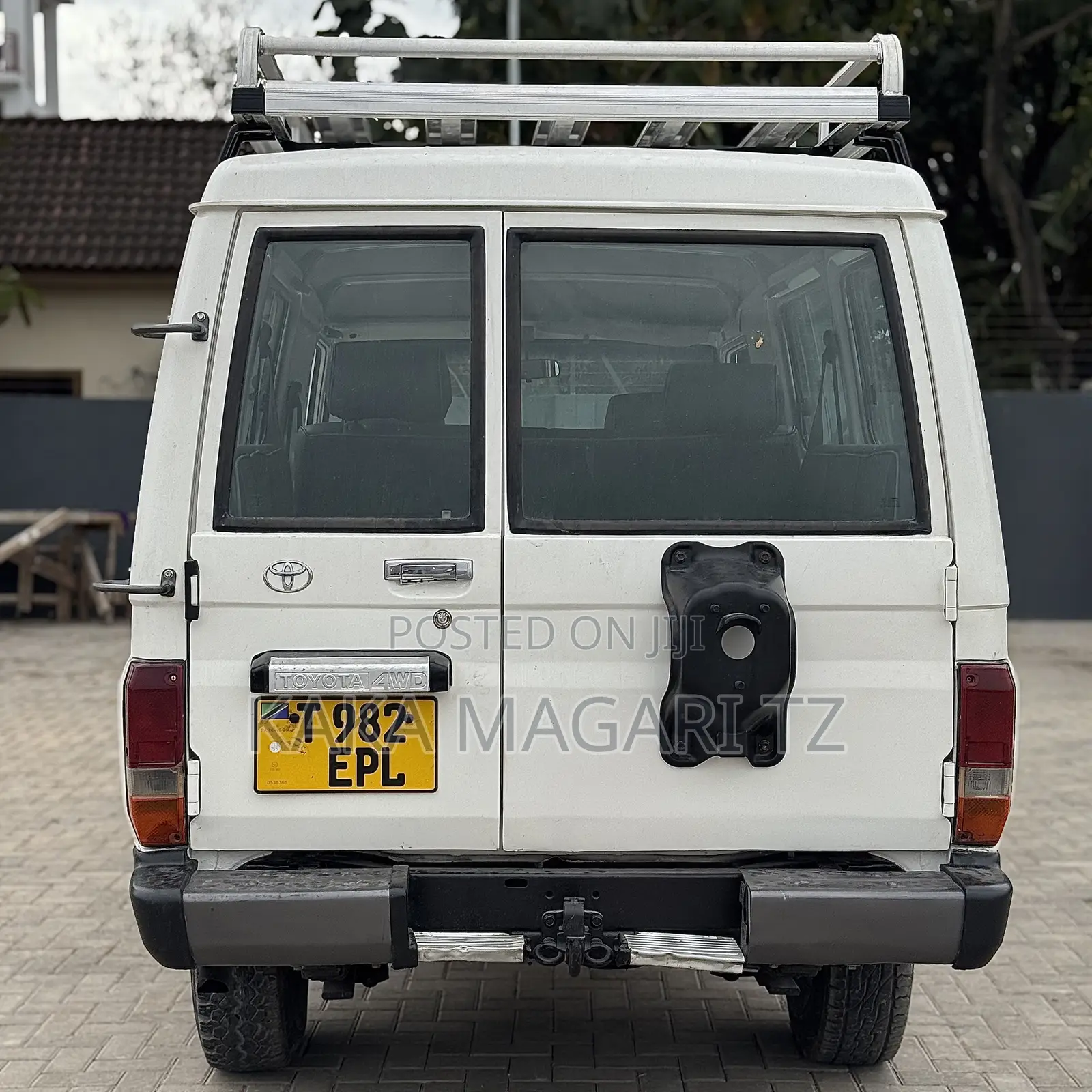 Toyota Land Cruiser 2007 White