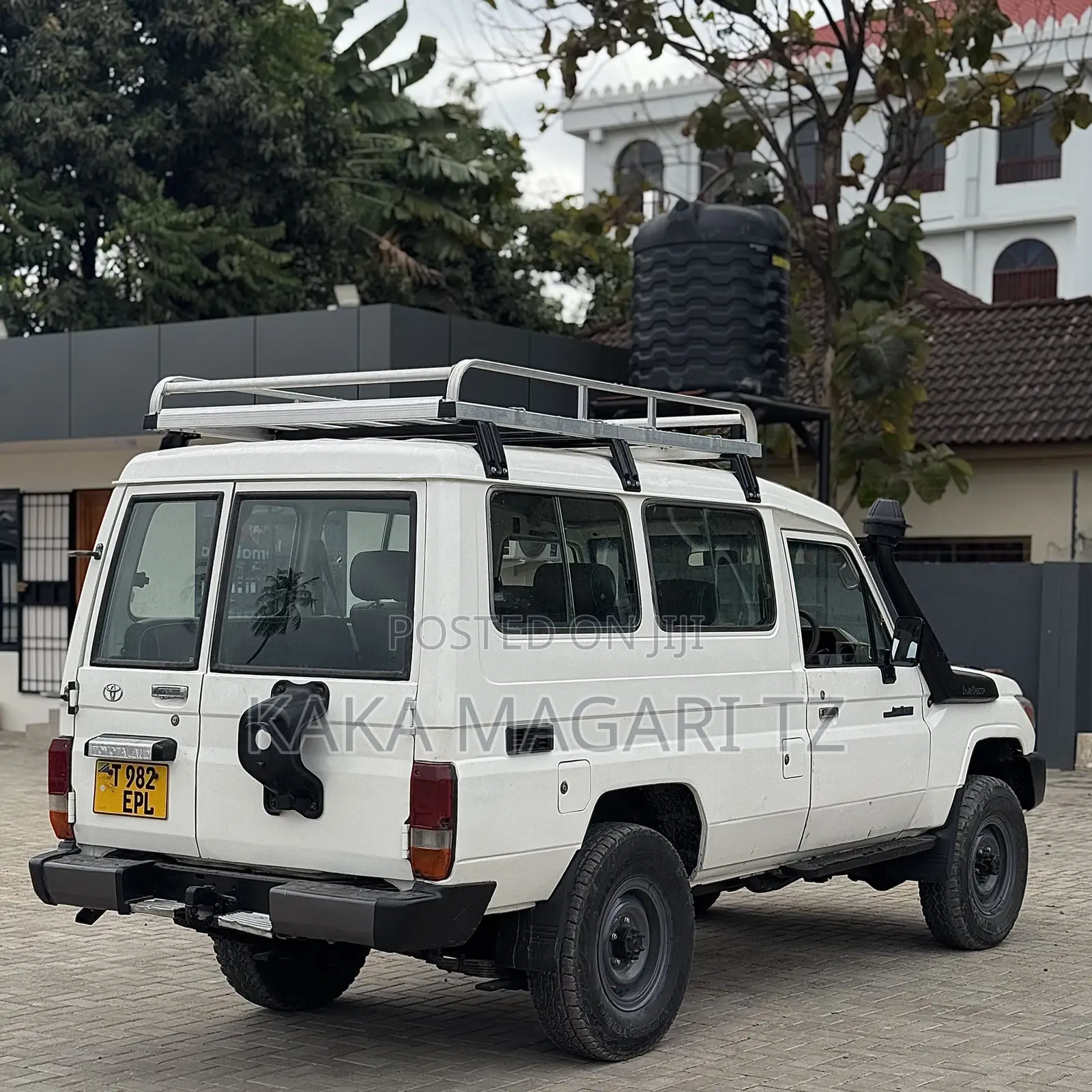 Toyota Land Cruiser 2007 White