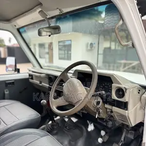 Toyota Land Cruiser 2007 White