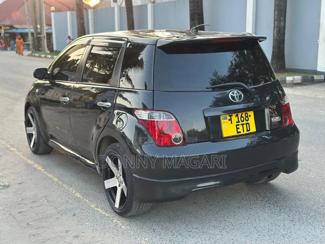 Toyota IST 2005 Black