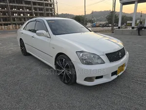 Toyota Crown Royale 2005 White
