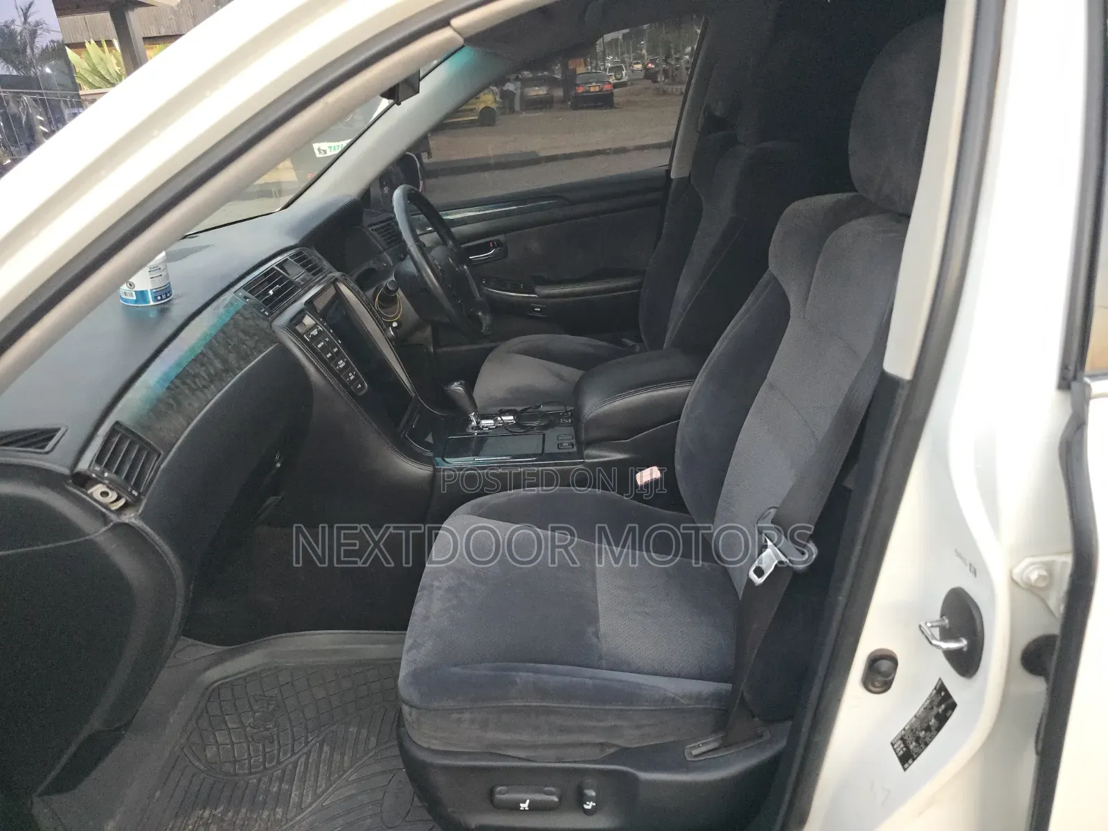 Toyota Crown Royale 2005 White