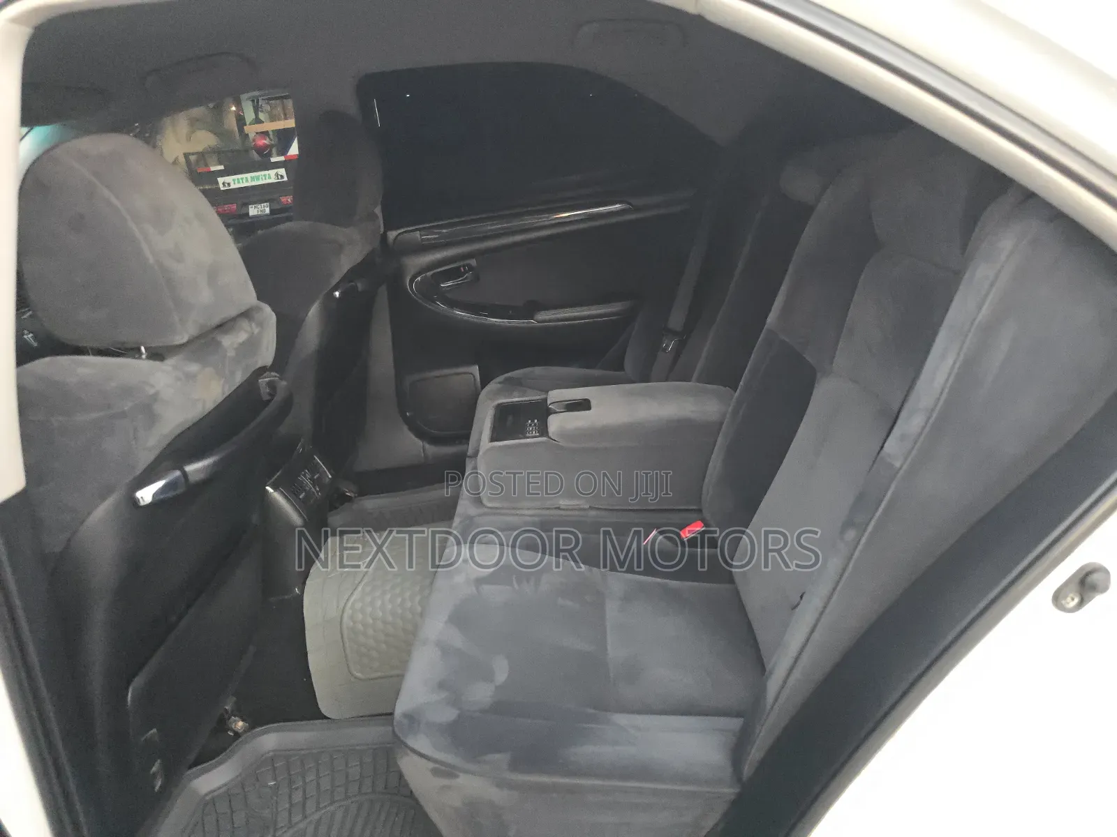 Toyota Crown Royale 2005 White