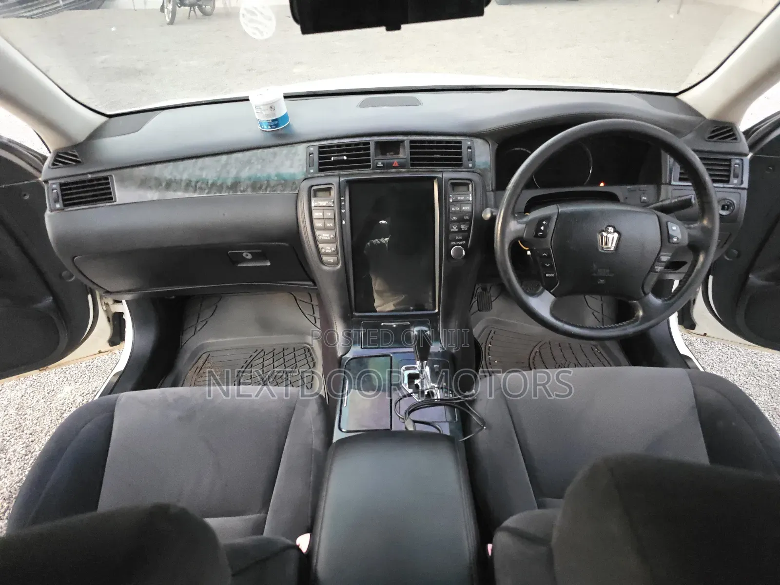 Toyota Crown Royale 2005 White