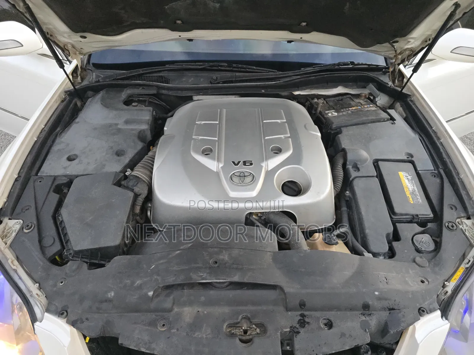 Toyota Crown Royale 2005 White