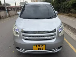 Toyota Noah 2007 Silver