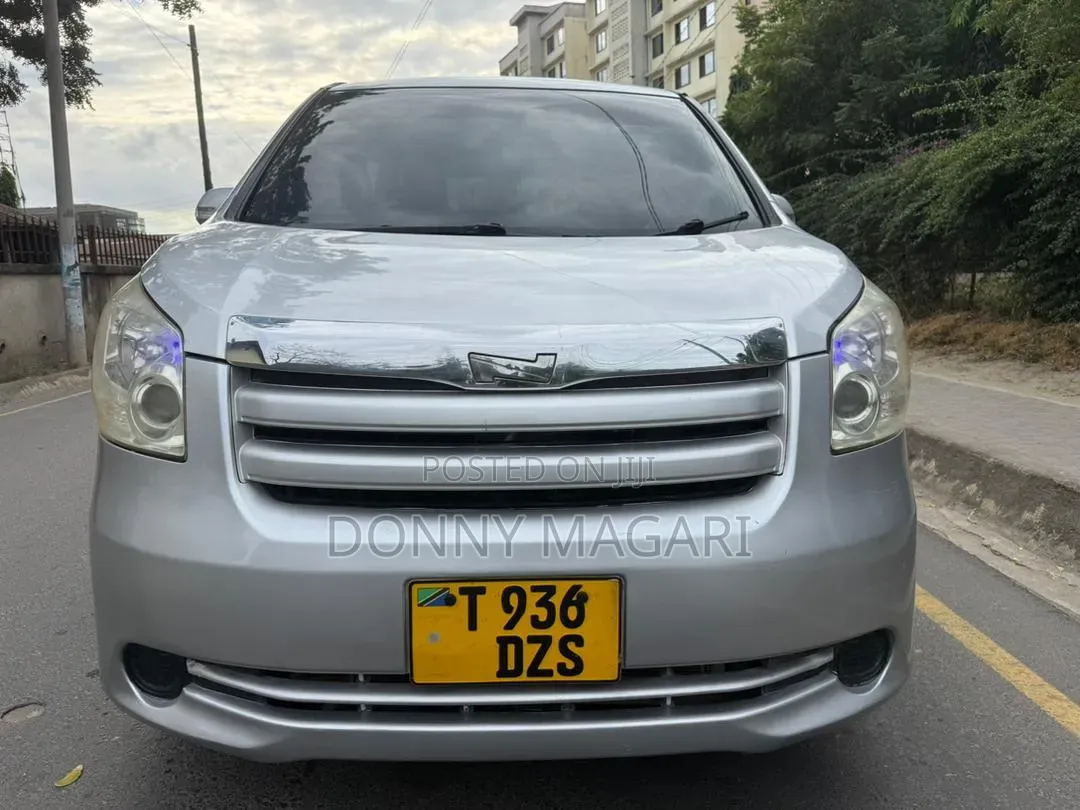 Toyota Noah 2007 Silver