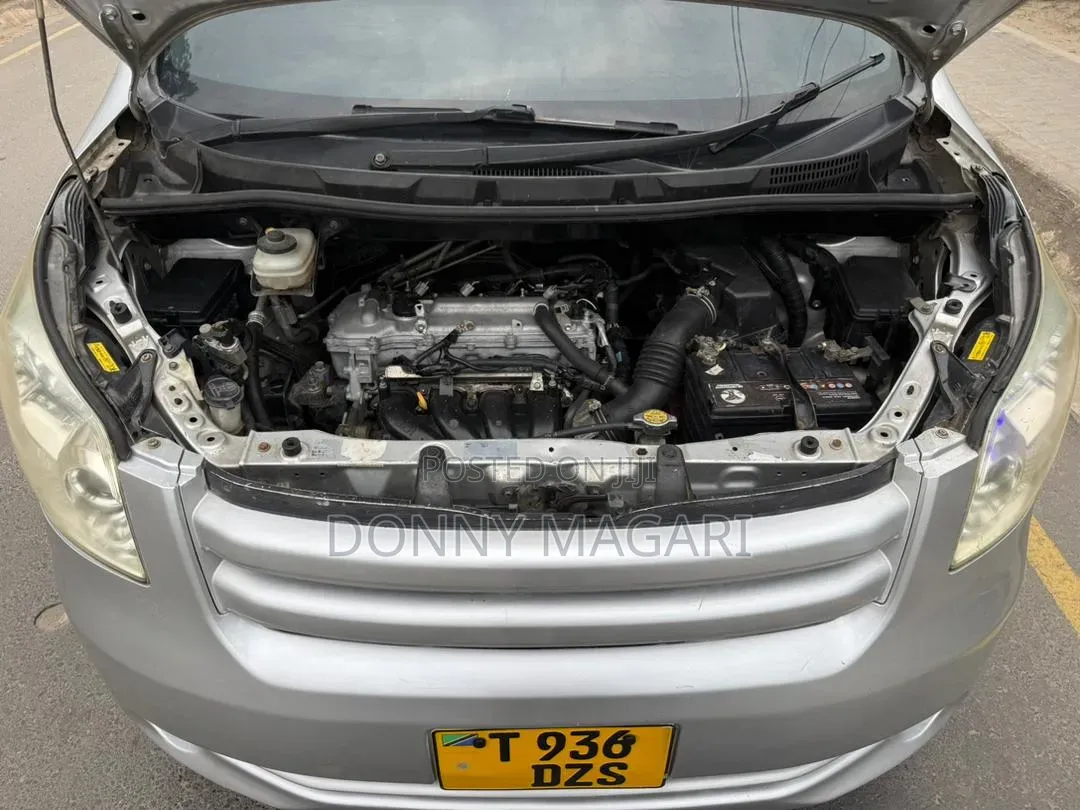 Toyota Noah 2007 Silver