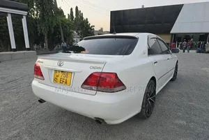 Toyota Crown Royale 2005 White