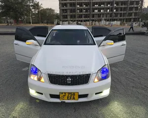 Toyota Crown Royale 2005 White