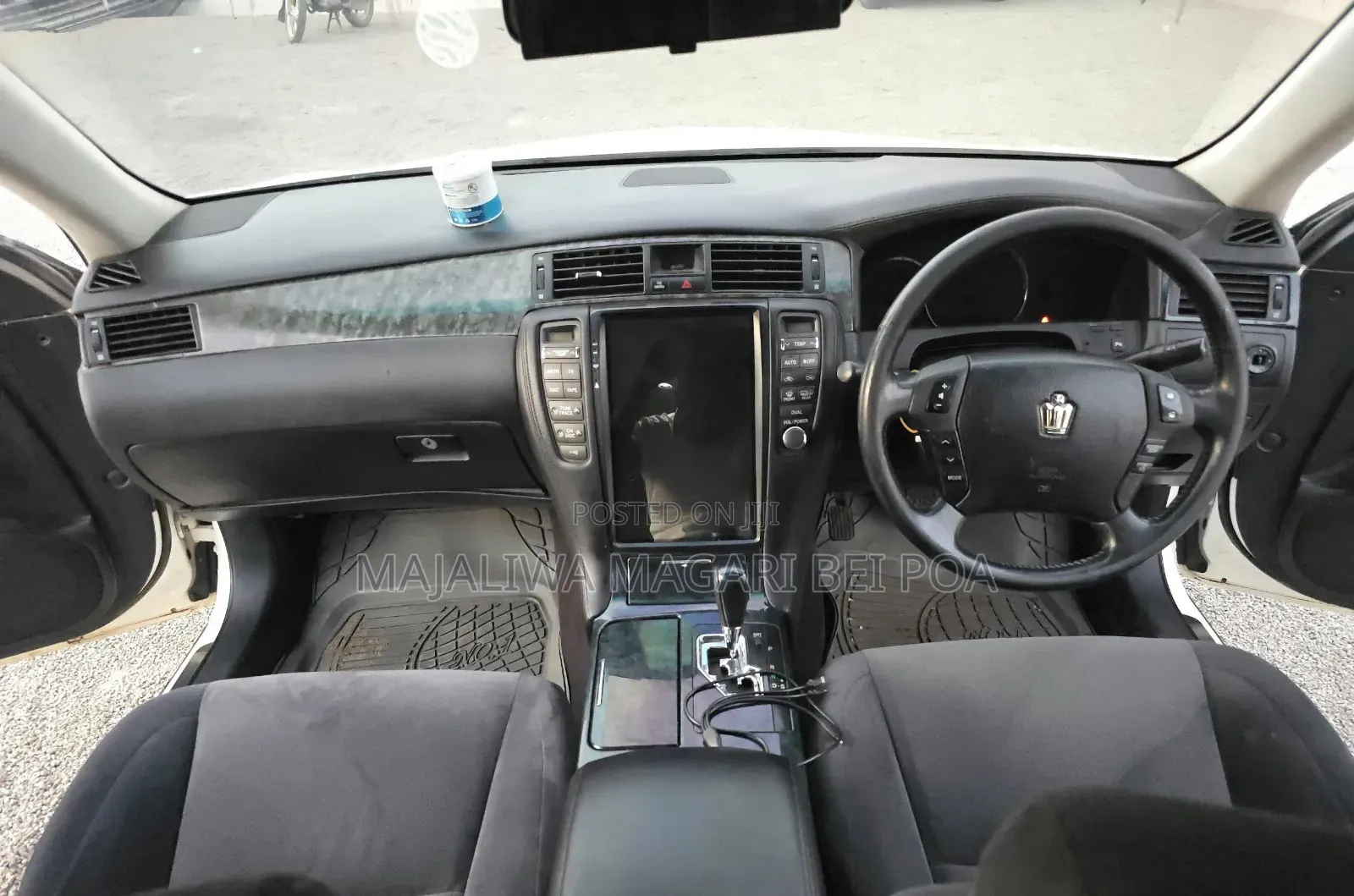Toyota Crown Royale 2005 White