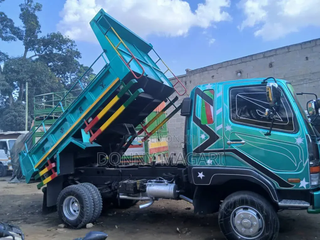 Mitsubishi Fuso Tipper