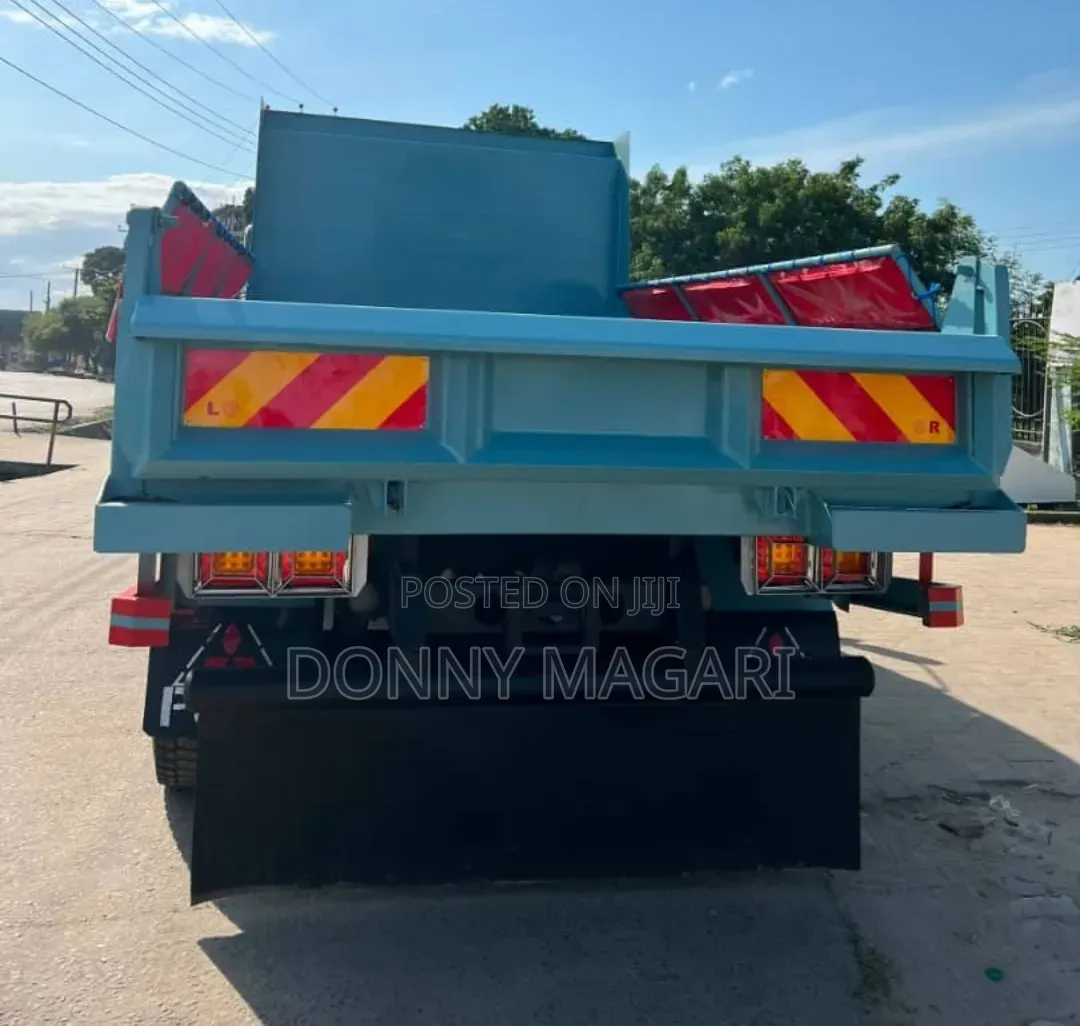 Mitsubishi Fuso Tipper