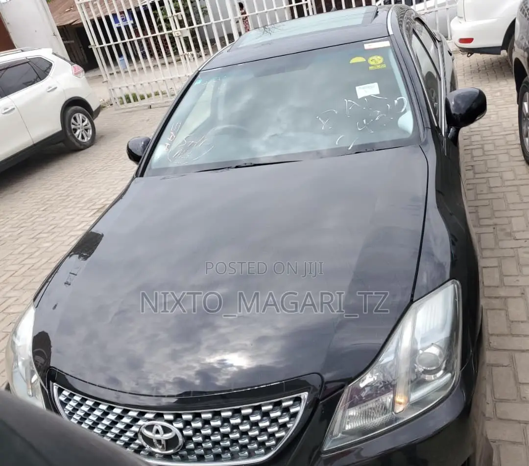 Toyota Crown 2009 Matt Black