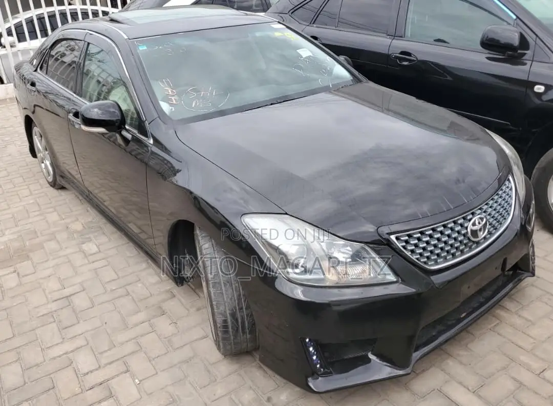 Toyota Crown 2009 Matt Black