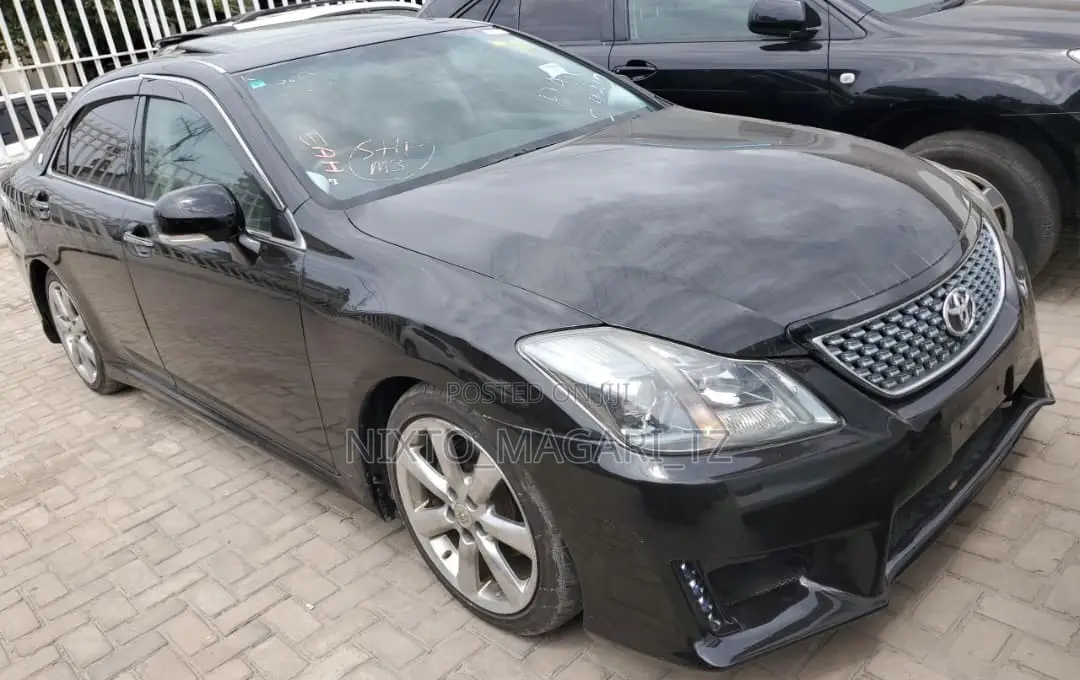Toyota Crown 2009 Matt Black