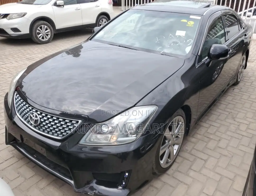 Toyota Crown 2009 Matt Black