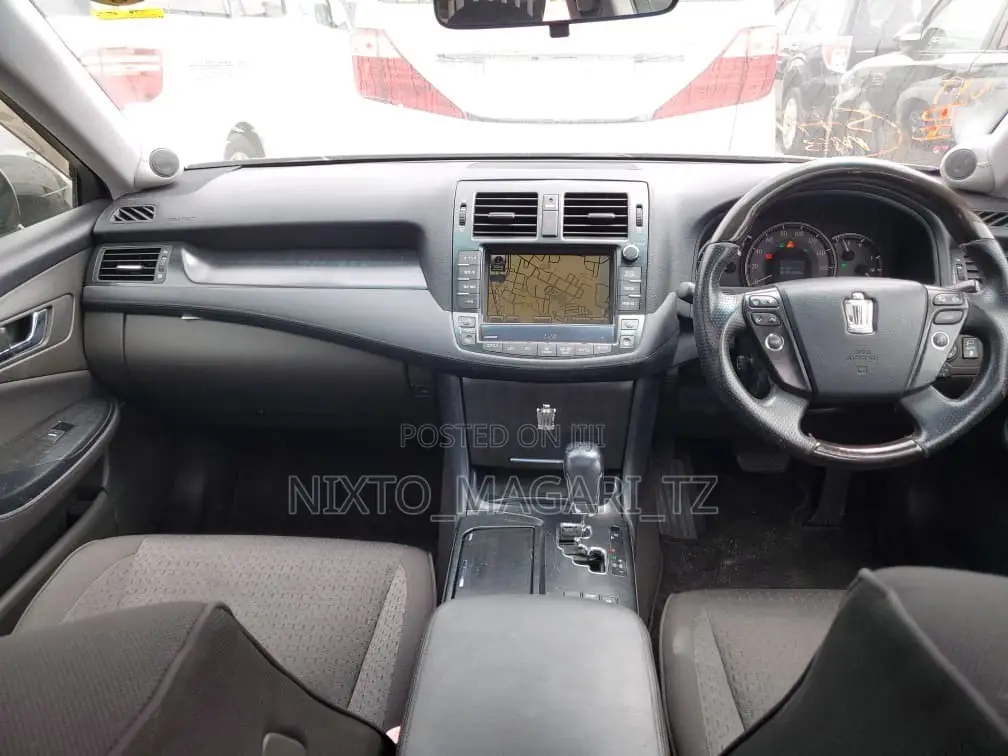 Toyota Crown 2009 Matt Black