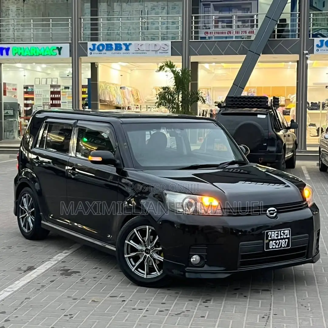 Toyota Corolla Rumion 2010 Black