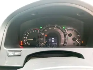 Toyota Crown 2010 Green