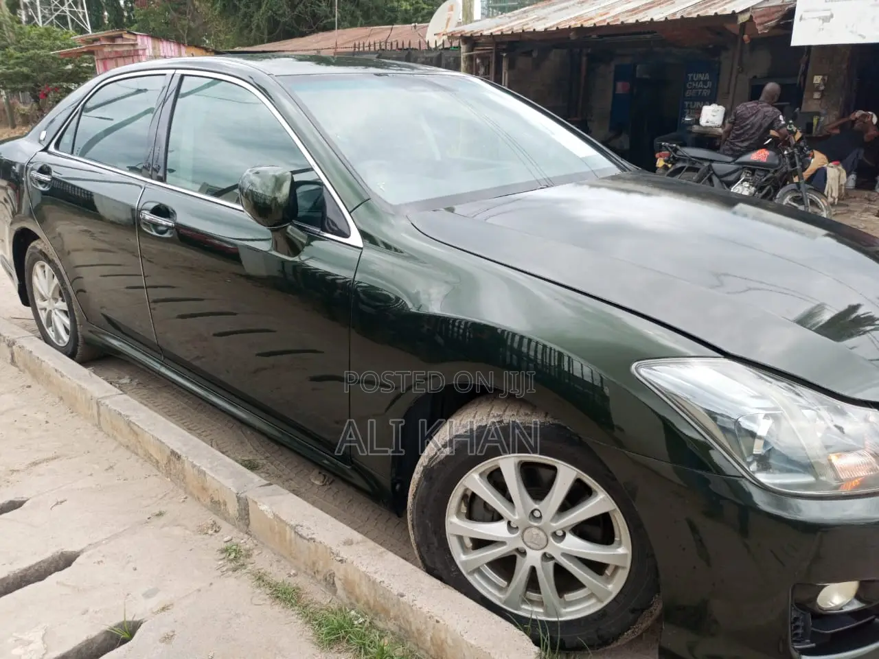 Toyota Crown 2010 Green