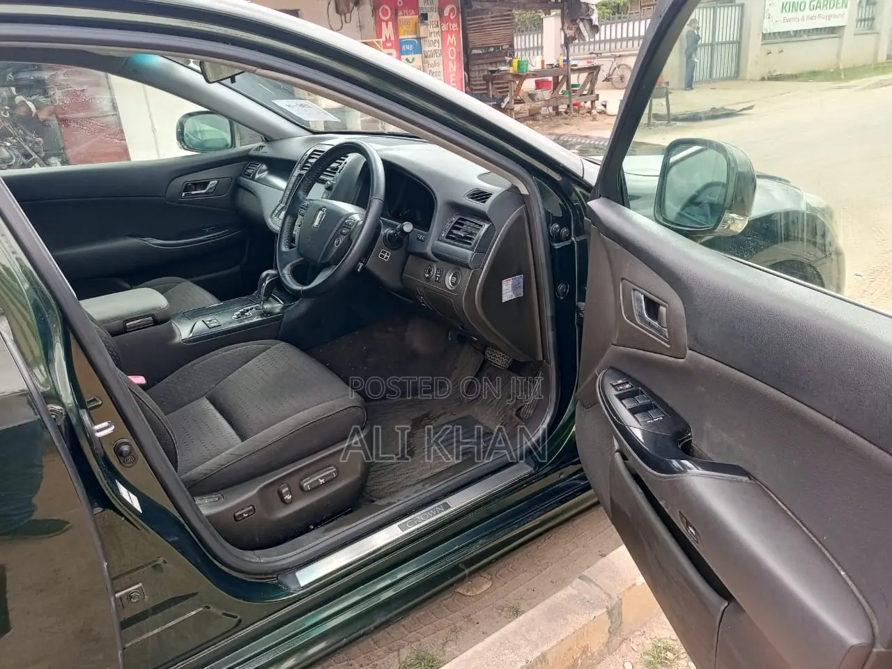 Toyota Crown 2010 Green