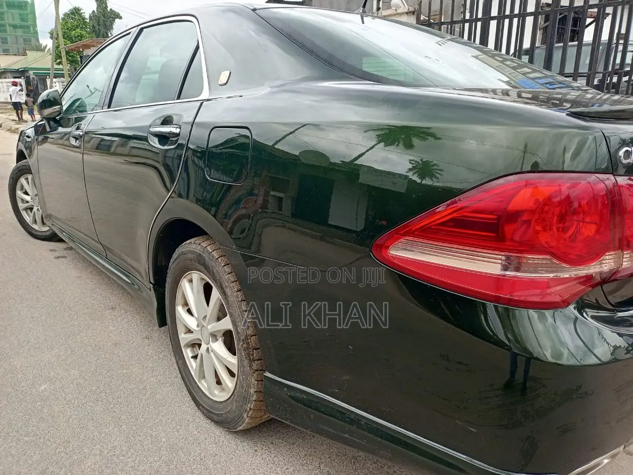 Toyota Crown 2010 Green